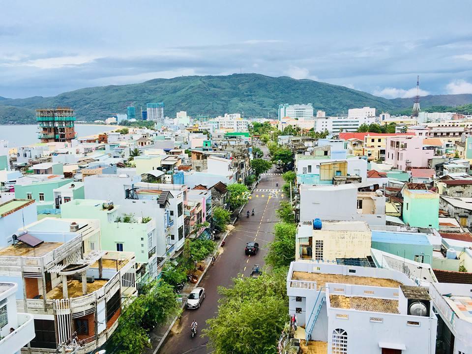 Отель Khach San Tram Anh Куинён Экстерьер фото